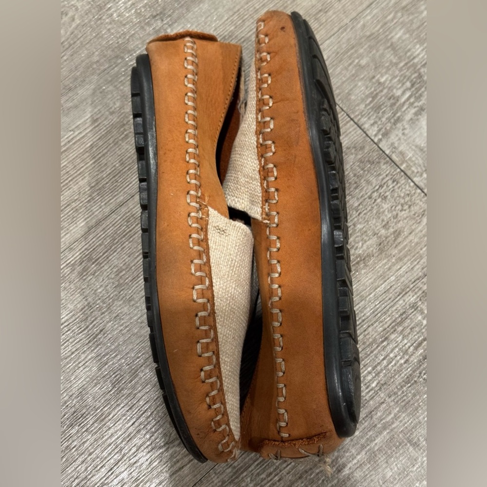 Hush Puppies Women's Loafers Slip Ons Tan Suede - Size 6 / 6.5- EUC - Picture 4 of 8